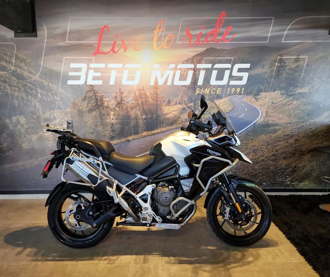 TIGER 1200 GT EXPLORER 