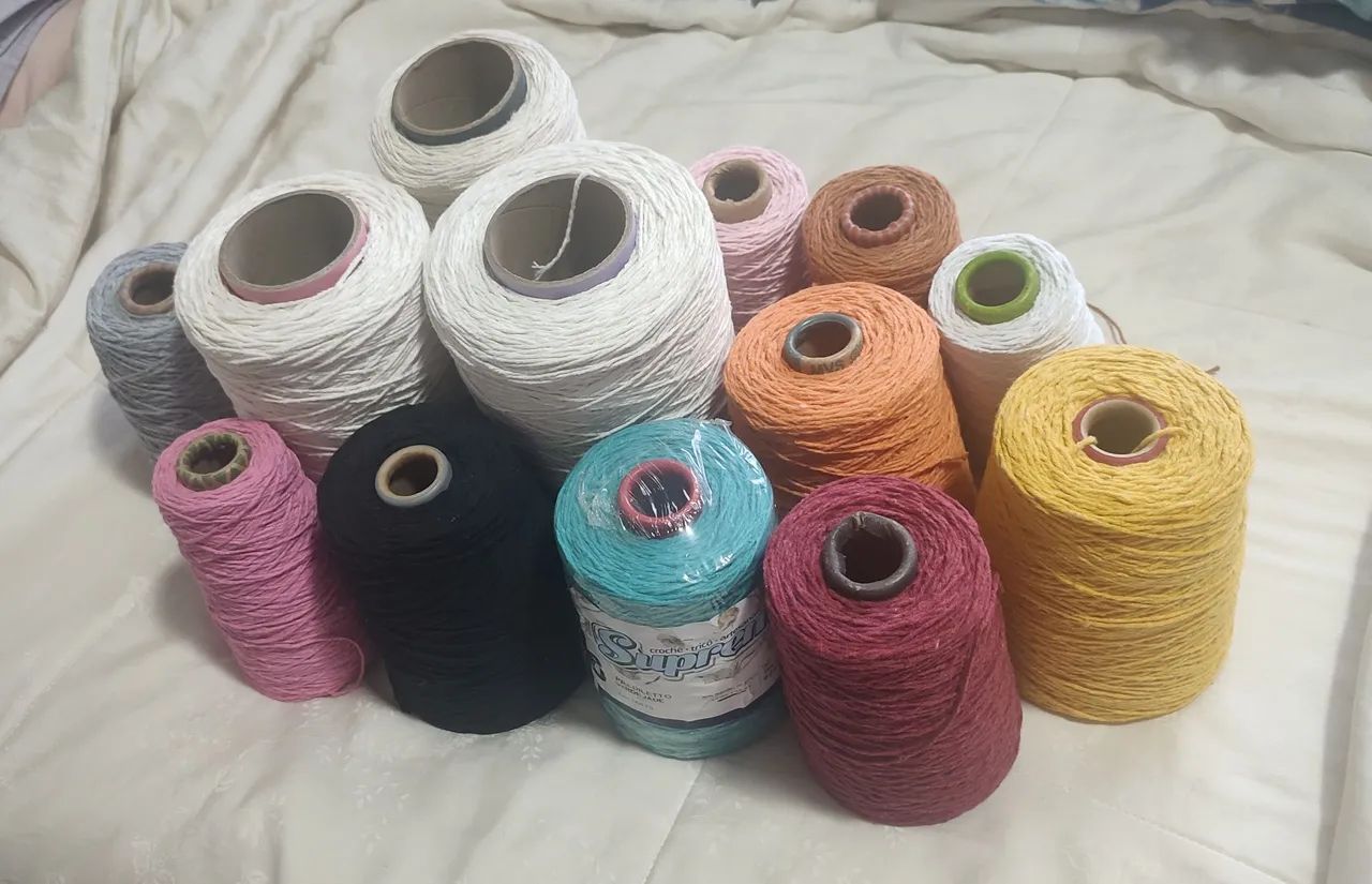 Lote de barbantes para crochê