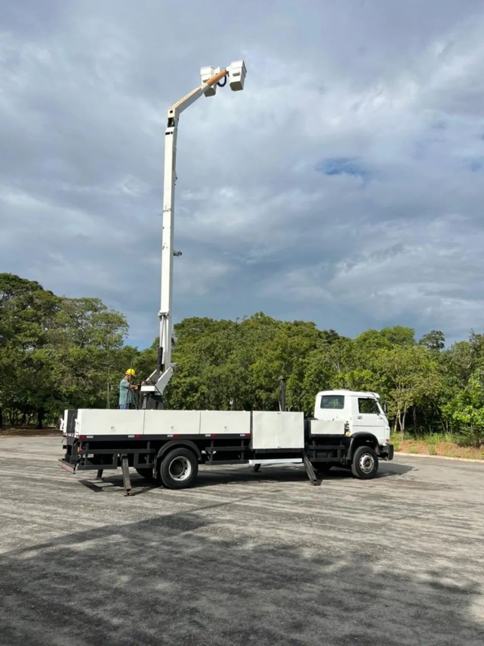 [VENDO] VW 17.180 (2012) + Cesto Aéreo Duplo GUITON 18m (Isolado 69kV) - Foto 5