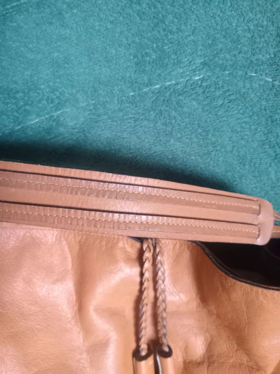 Bolsa Mr.cat woman,couro legítimo caramelo, modelo boho com tassel  - Foto 4
