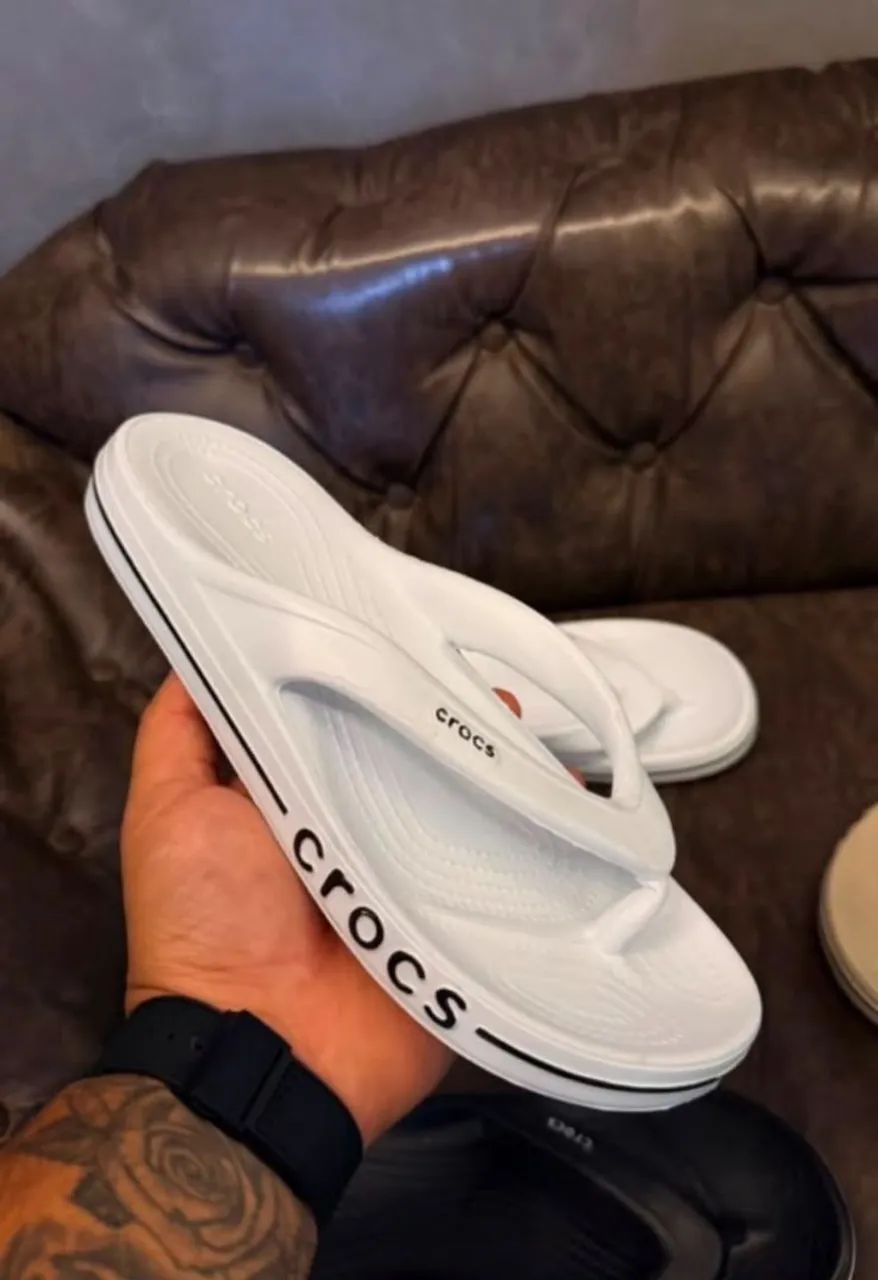 Chinela Nuvem Crocs 