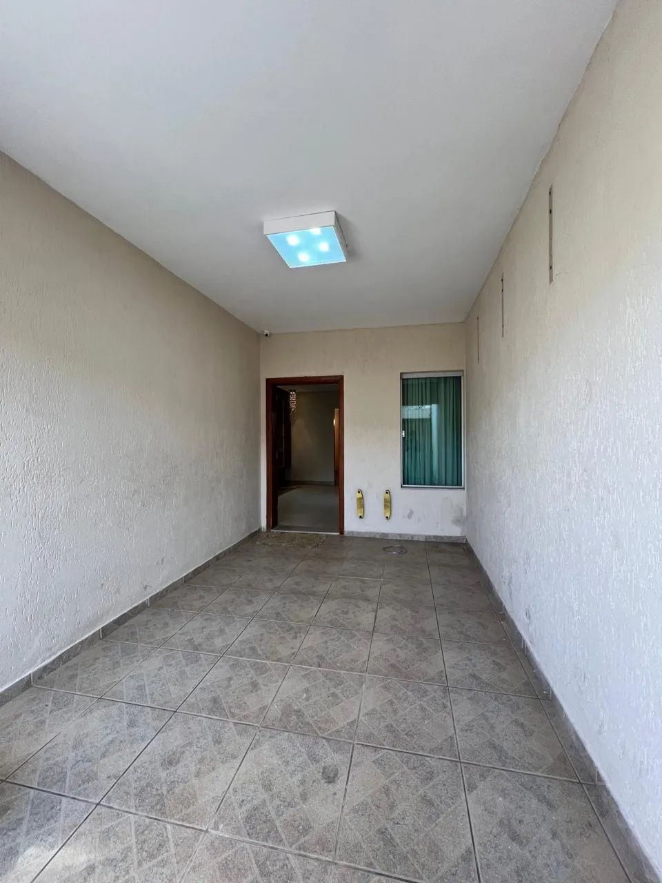 Vendo casa bairro central  - Foto 2