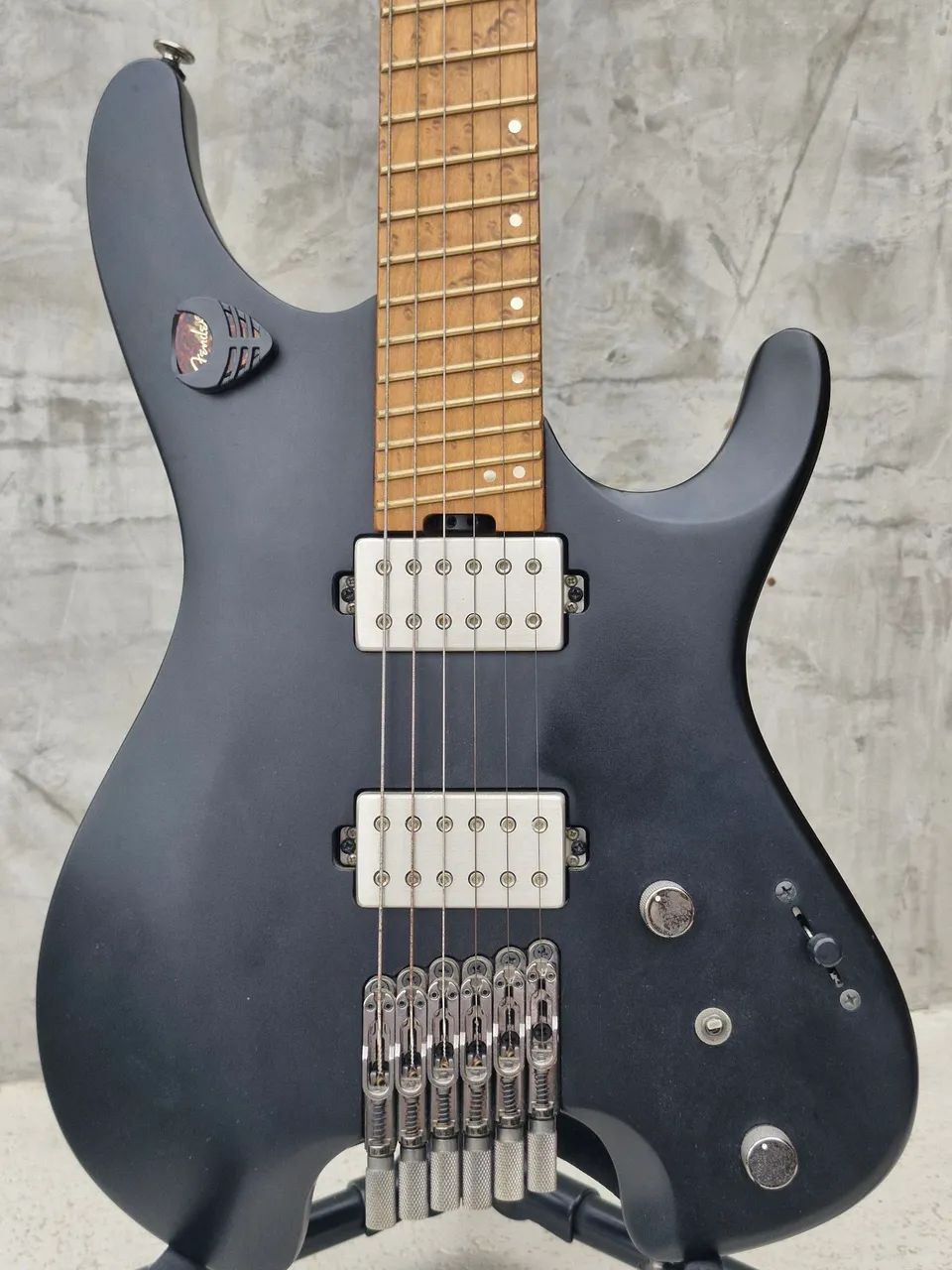 Guitarra Ibanez QX52, preto fosco, estado impecável