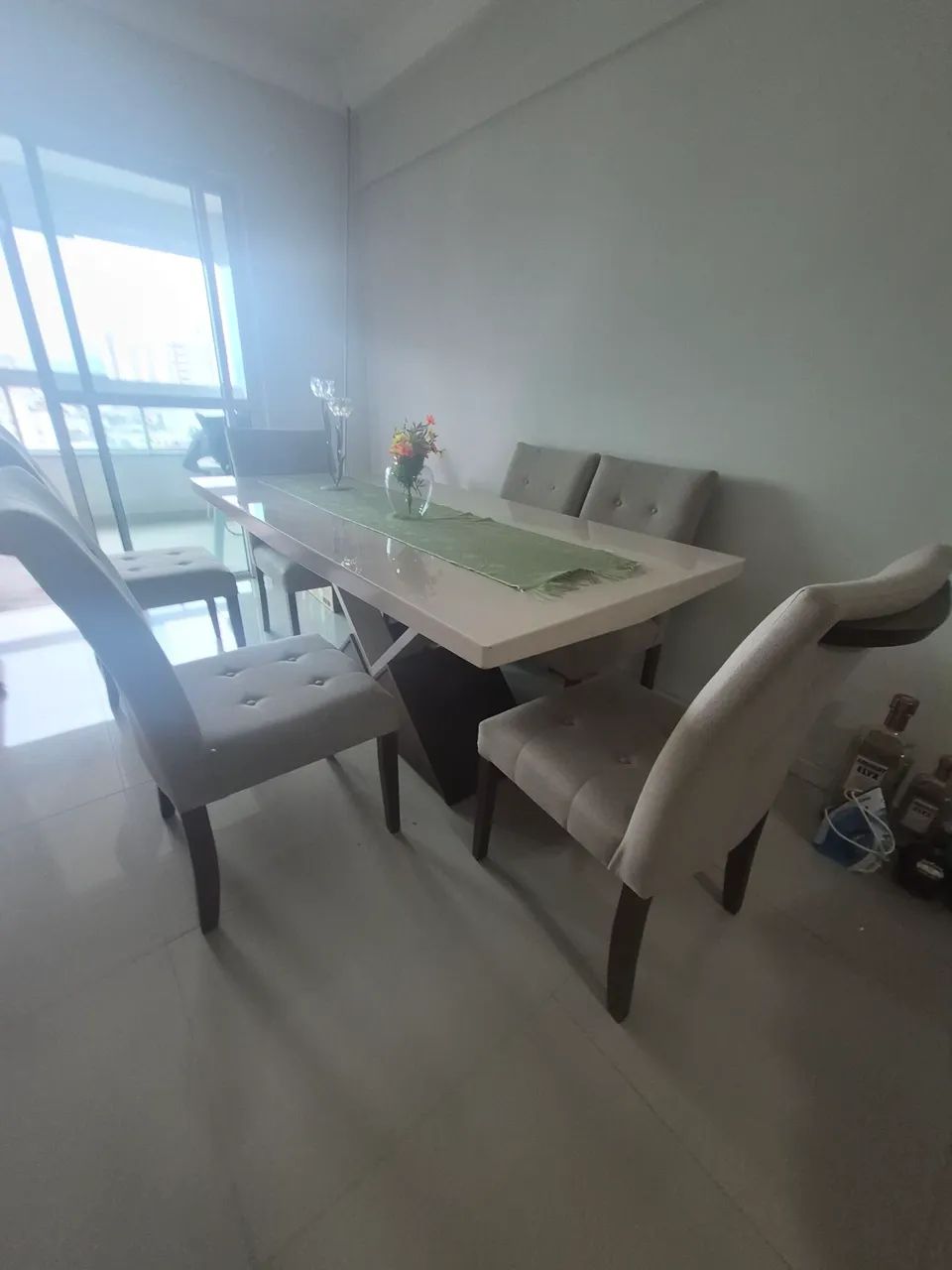MESA COM SEIS CADEIRAS - Foto 5