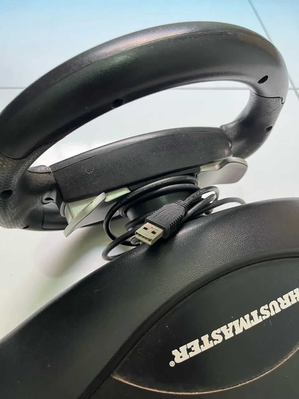 Volante Thrustmaster Ferrari - Foto 2
