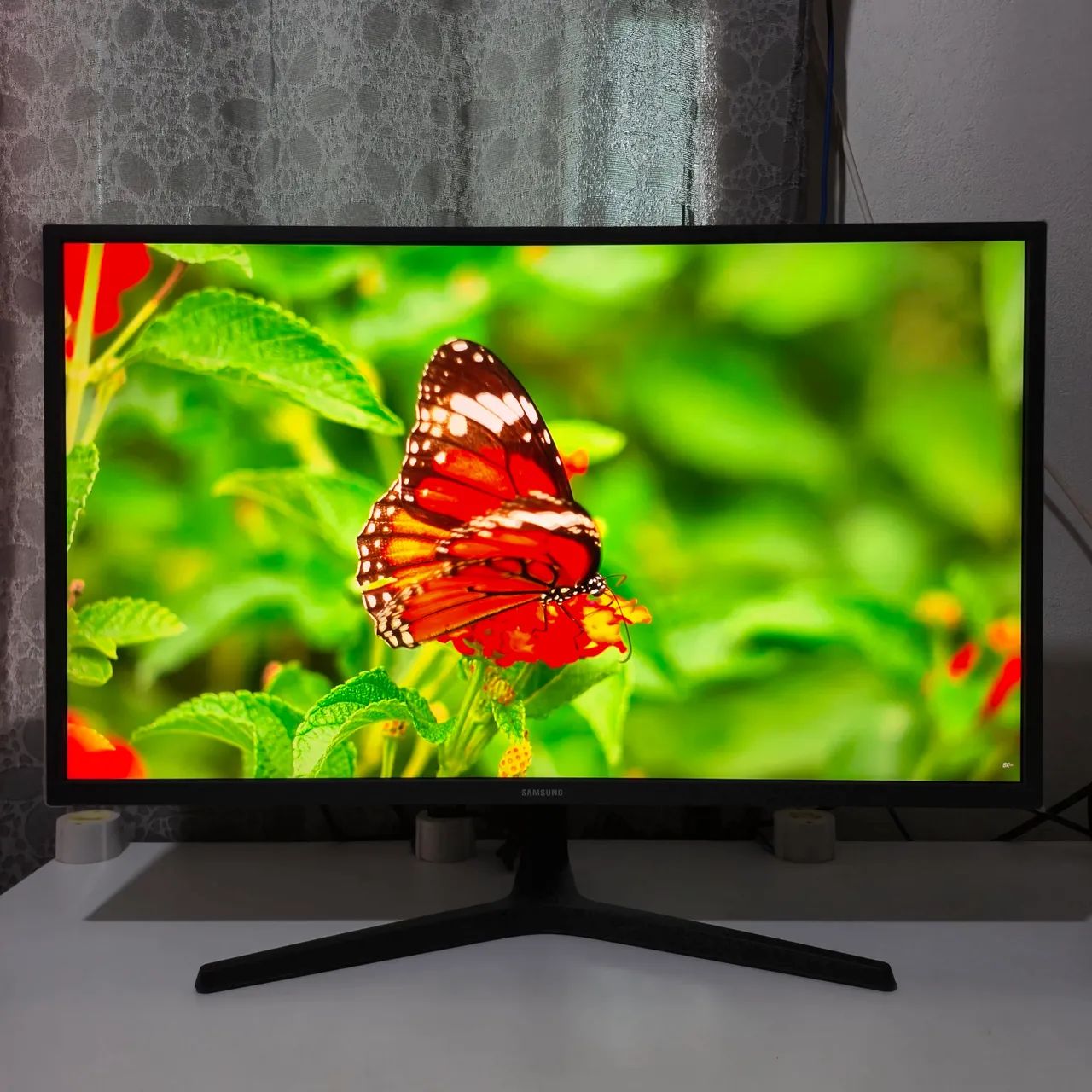 Monitor Samsung Pro 4K 32? (polegadas)