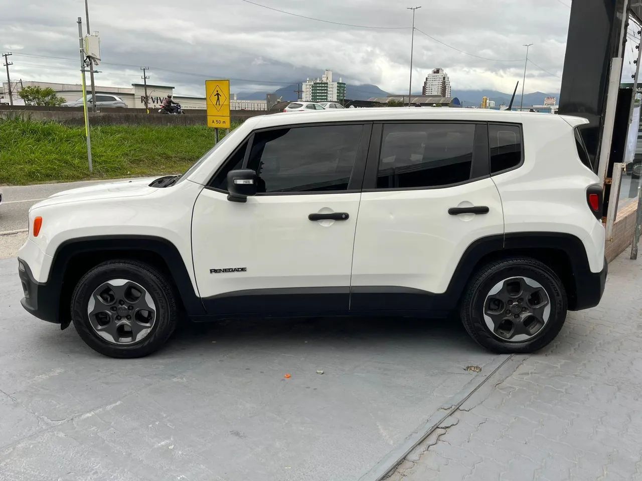 Jeep Renegade 1.8 4X2 Flex 16V Mec. 2016 - Foto 5