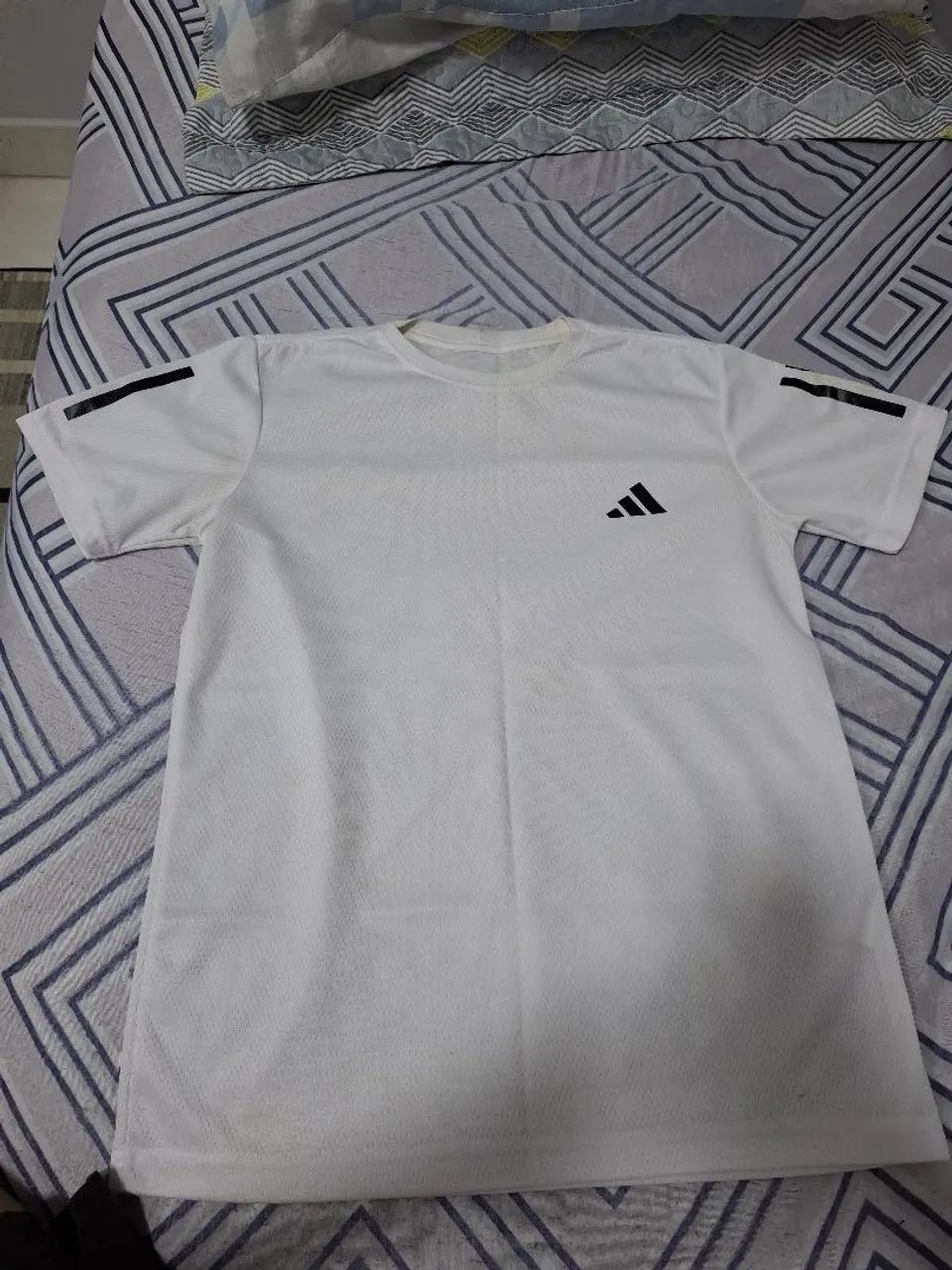 Vendo camisas Tamanho P - Foto 3