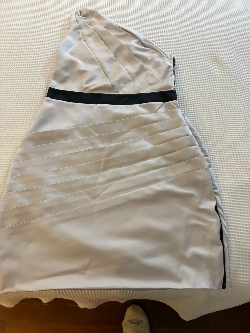 Vestido em crepe acetinado 