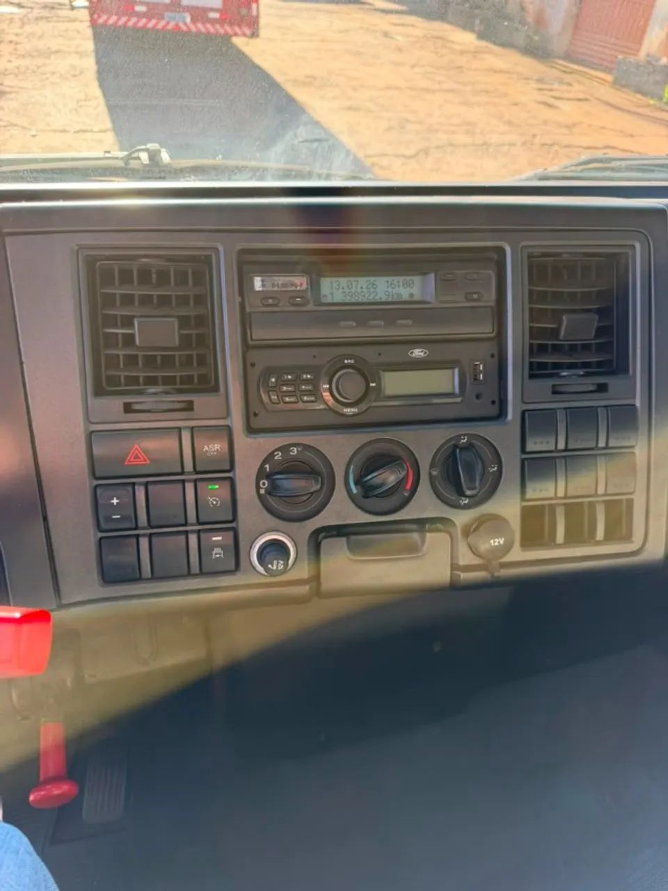 FORD CARGO 816 2013 - Foto 2