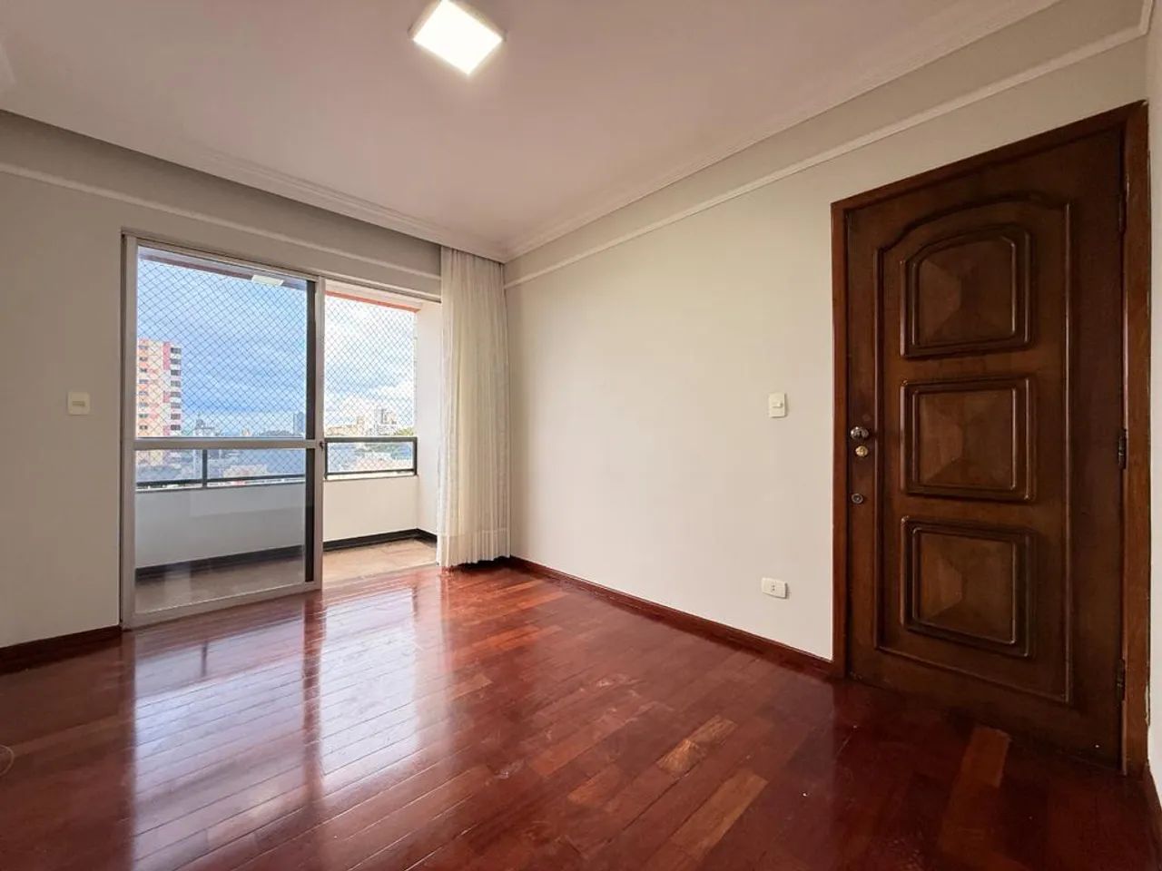 Apartamento Duplex para alugar em Maringá, Zona 07, com 4 quartos, com 224.61 m² - Foto 2