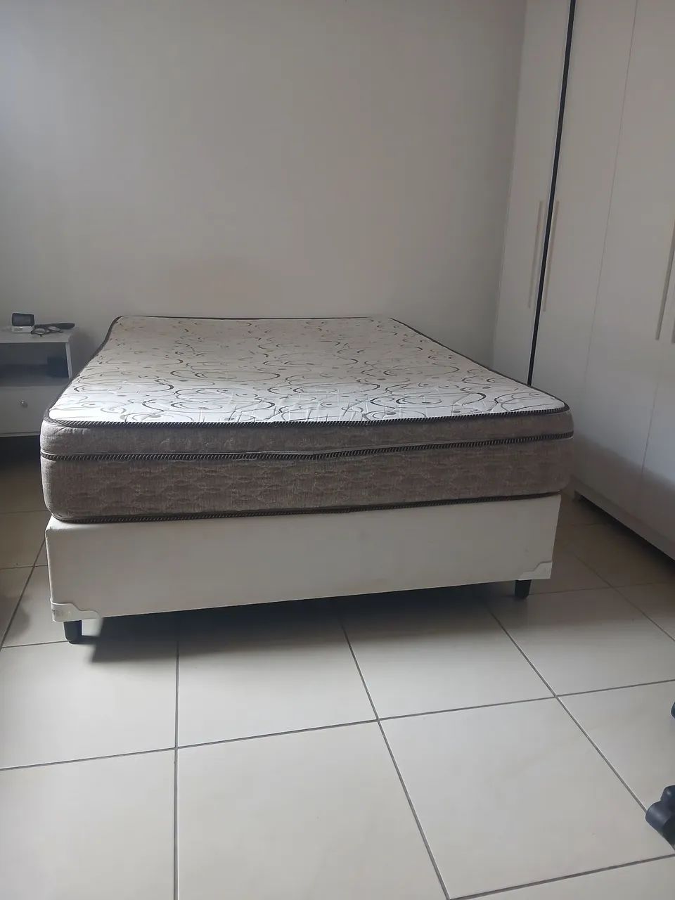 Vende-se cama box com colchão  - Foto 2