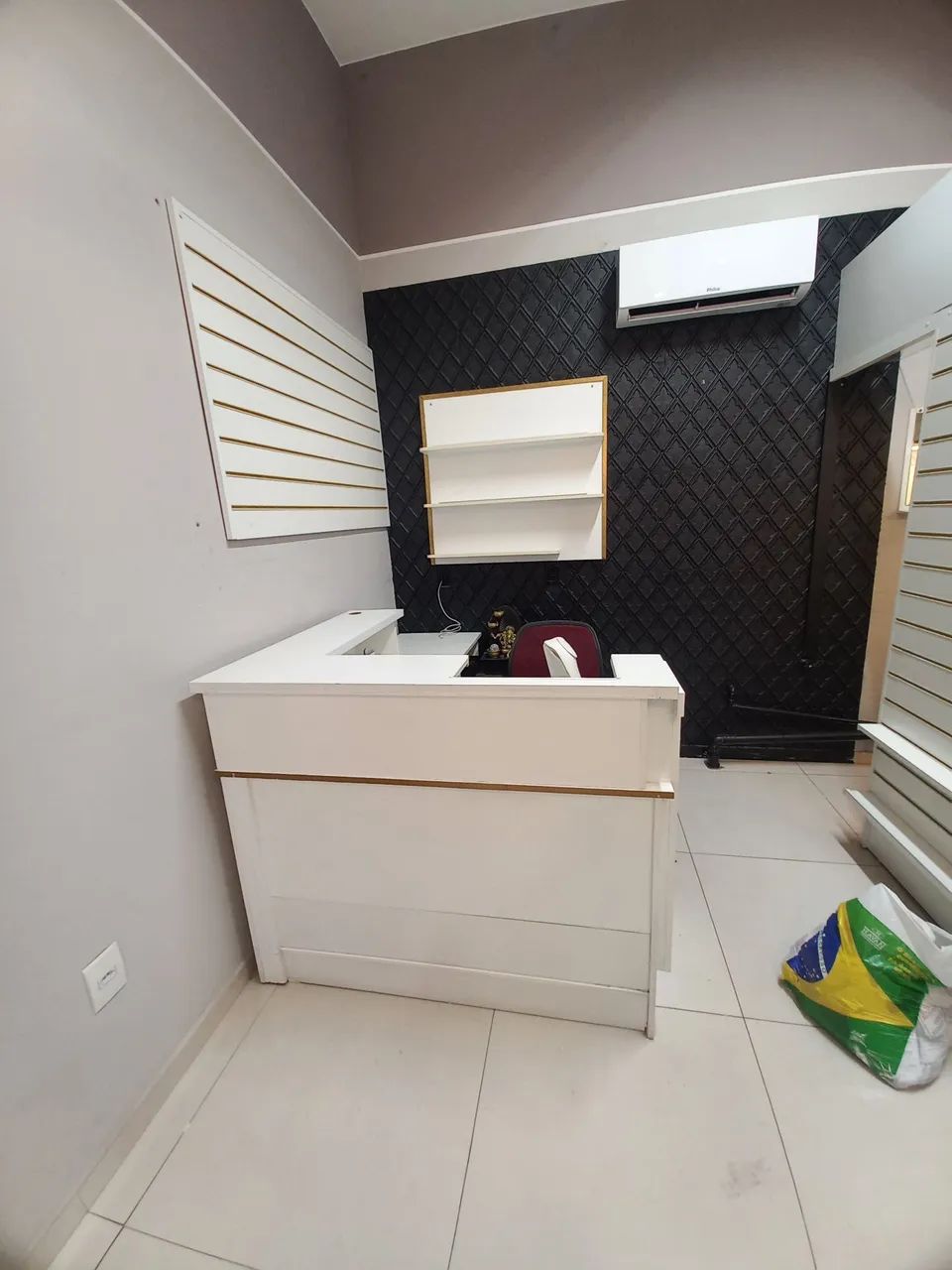 Balcão caixa MDF para computador.65192846794370120