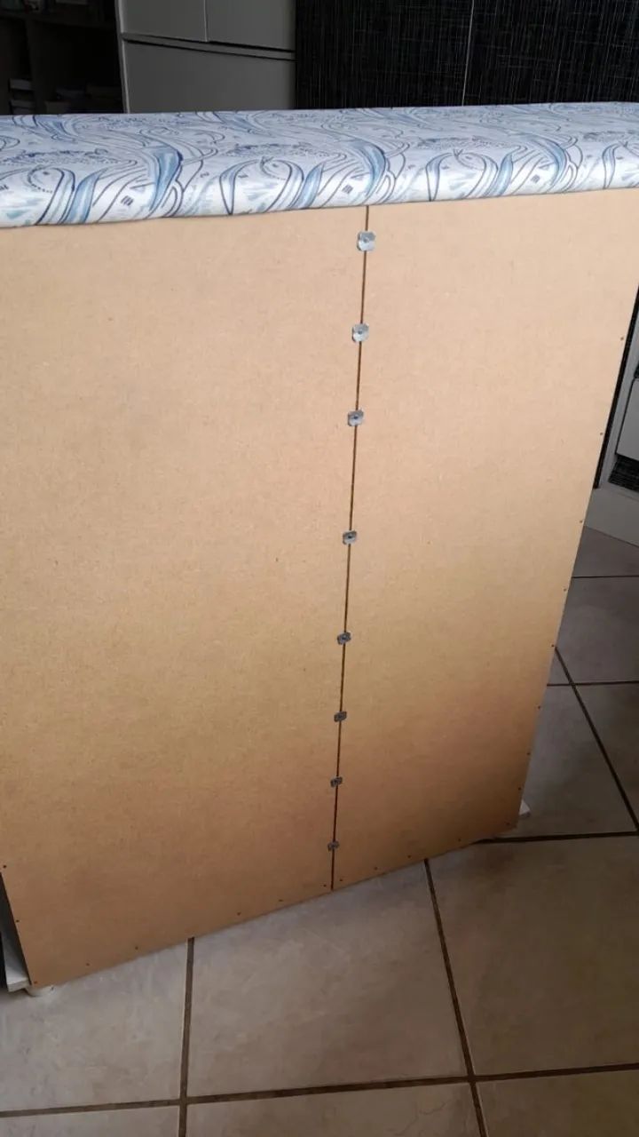 Mesa de passar roupa com balcãozinho - Foto 4