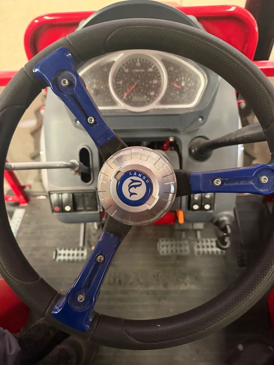Trator Lansu 704/804 - Foto 2