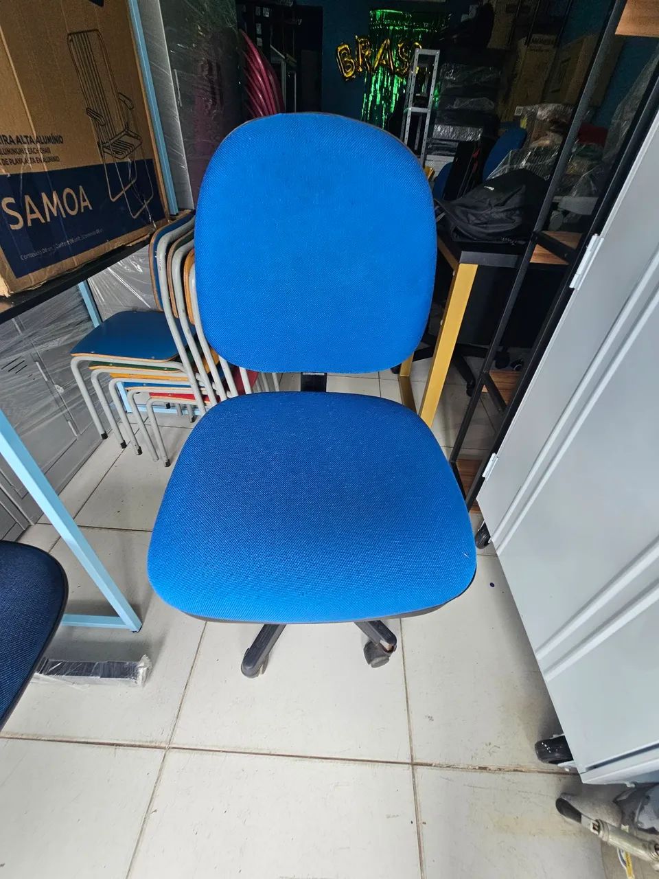 Cadeira diretor giratória  - Foto 2