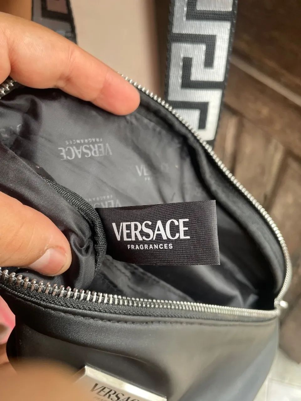 VENDO POCHETE VERSACE ORIGINAL - Foto 5