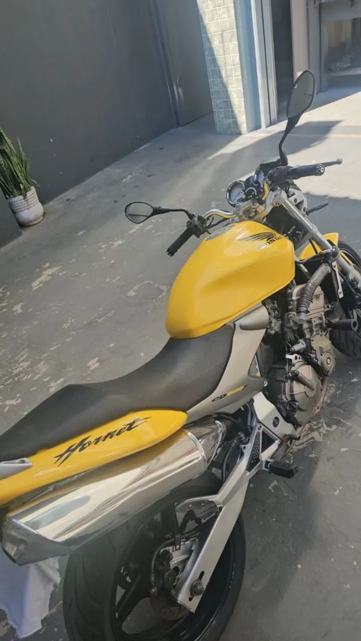 Hornet 600 - Foto 2