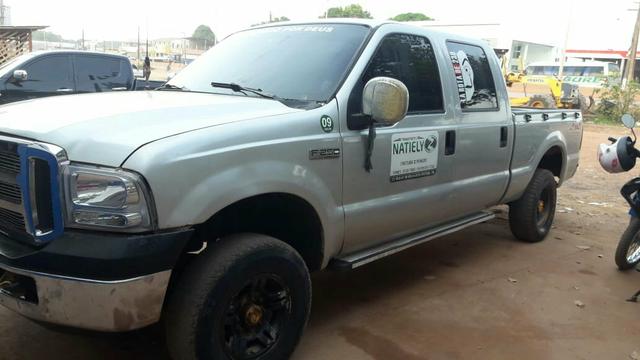 Vendo F250 XLT Diesel 4×4 - Foto 2