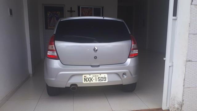 Vendo ou troco sandero por carro 2013 em diante - Foto 4