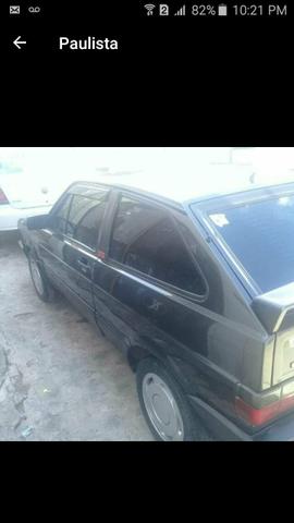 Vende se um Gol Gts 1.8 a álcool