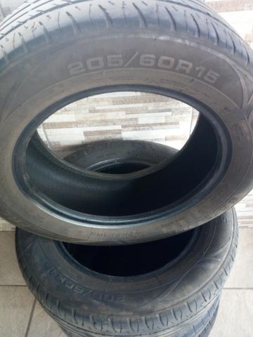 Pneu 205/60/15