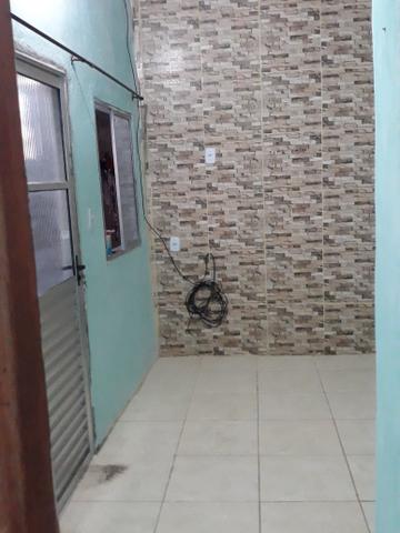 Aluga-se kitnet com 2 quartos - Foto 2