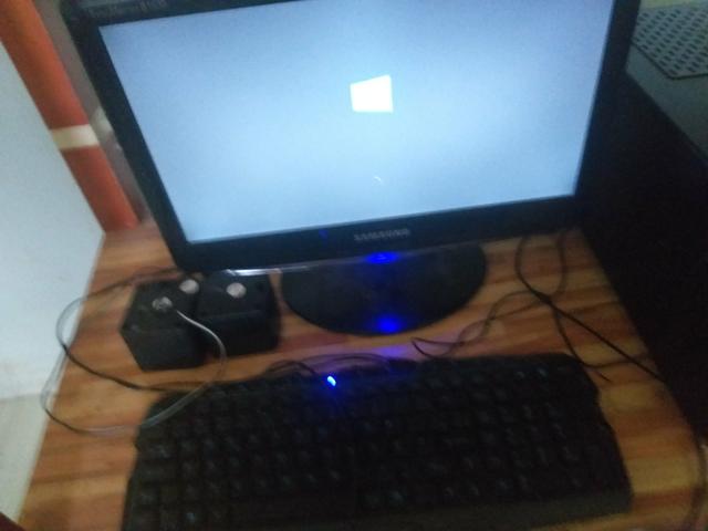 Vendo computador 600 reais