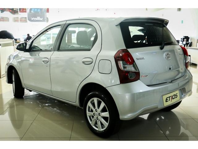 TOYOTA ETIOS 1.5 X PLUS 16V FLEX 4P 2019 - Foto 4