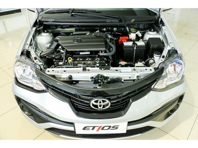 TOYOTA ETIOS 1.5 X PLUS 16V FLEX 4P 2019 - Foto 13