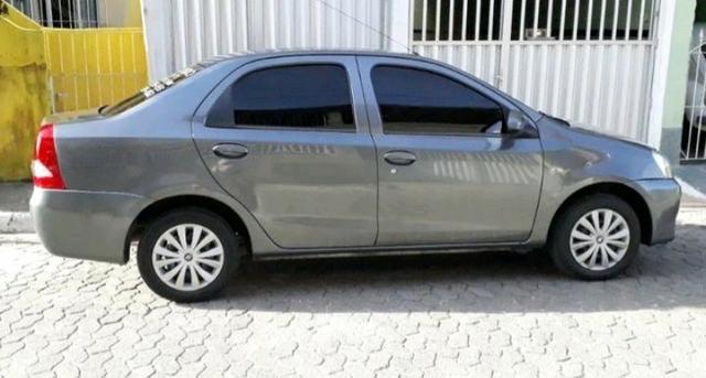 Toyota Etios Sedan 1.5X 14/15 Completo c/ GNV G5 - Foto 4