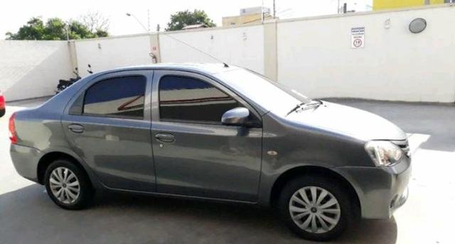 Toyota Etios Sedan 1.5X 14/15 Completo c/ GNV G5 - Foto 9
