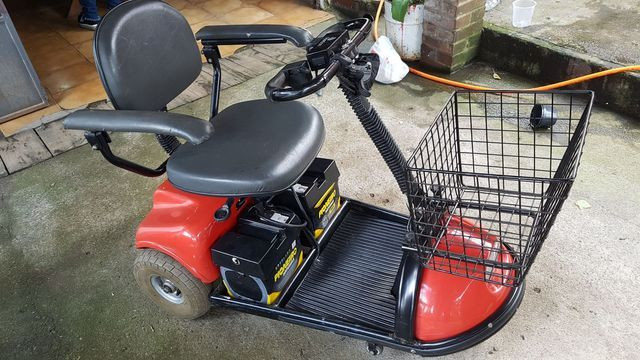 Scooter para idoso triciclo quadriciclo eletrico deficiente para passear e compras - Foto 4