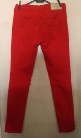 Calça Vermelha - Foto 2