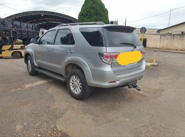 Toyota Hilux 3.0 SRV 4X4 - Foto 2