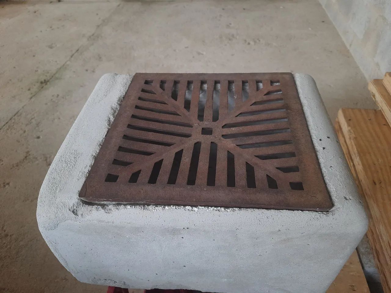 Mini churrasqueira de concreto 64363738935041121