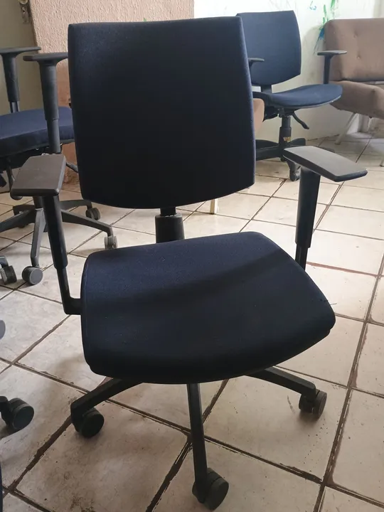 Cadeira de Escritório Giratória com Rodas