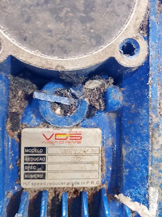 Vendo um motor redutor trifásico duplo 3/4 cv - Foto 4