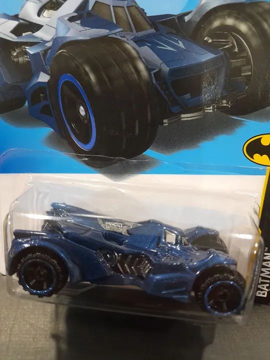 HOT WHEELS  BATMAN ARKHAM KNIGHT BATMOBILE 2024 - Foto 2