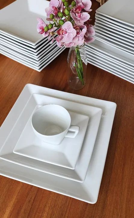 Jogo de Pratos Quadrados Brancos. 48 peças