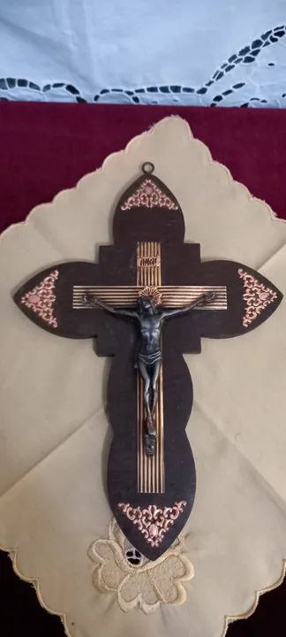 Antigo Cristo De Metal E Madeira - 2 - Foto 2