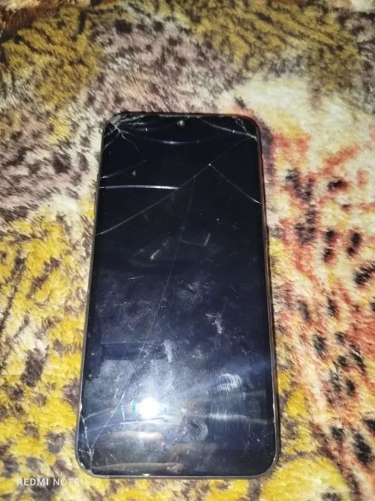 Tela de Celular com Tela Quebrada