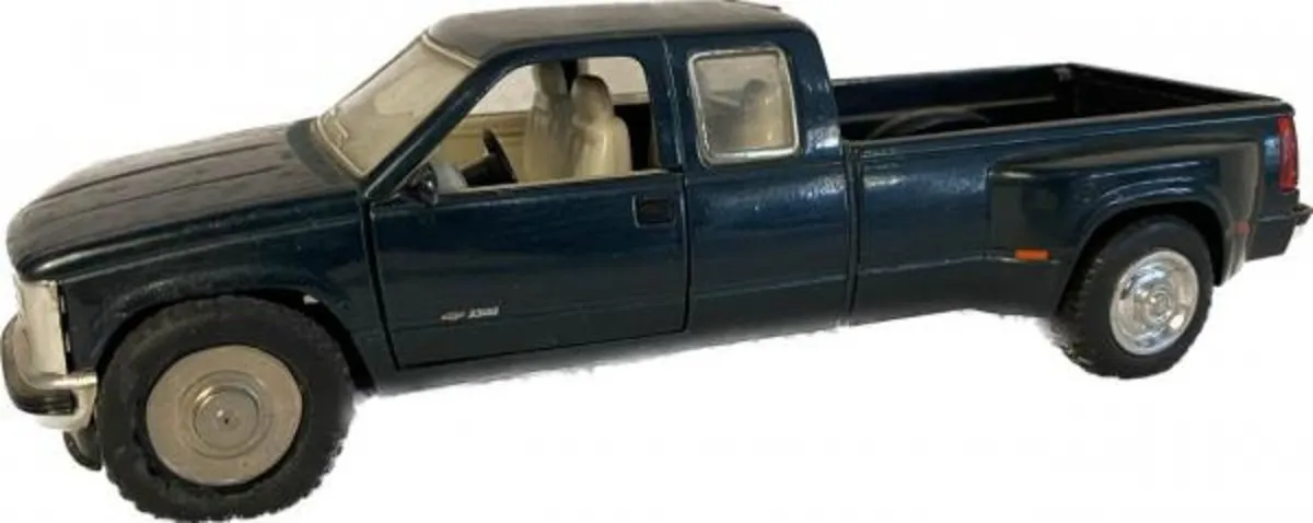 Miniatura Chevrolet Suburban 1993 Sunnyside 1/24 - Hobbies e