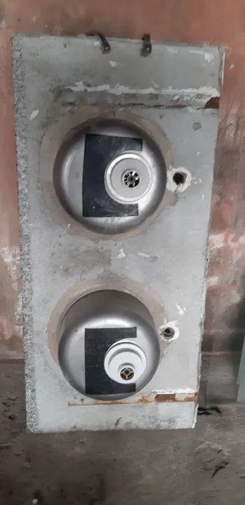 Pia de granito com 2 cubas e torneiras - Foto 3