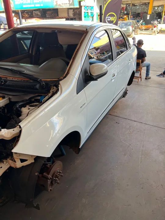 Sucata Grand siena 1.6 etorq (PARA RETIRADA DE PEÇAS) - Foto 2