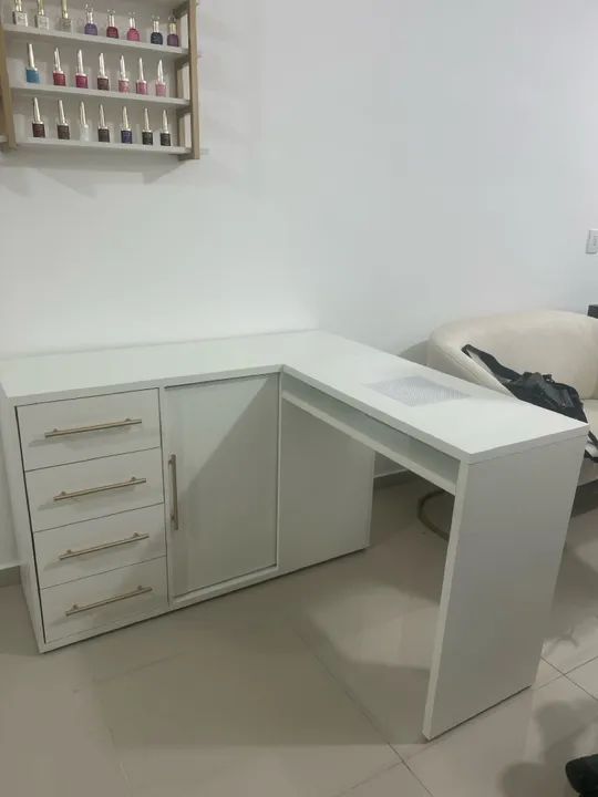 MESA EM L PARA MANICURE