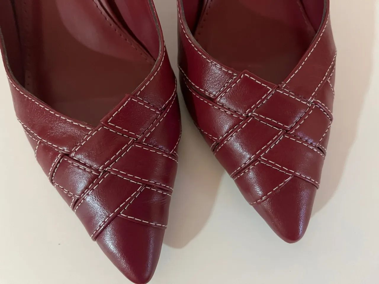 Scarpin Corello novinho lindo 36 vinho  - Foto 3