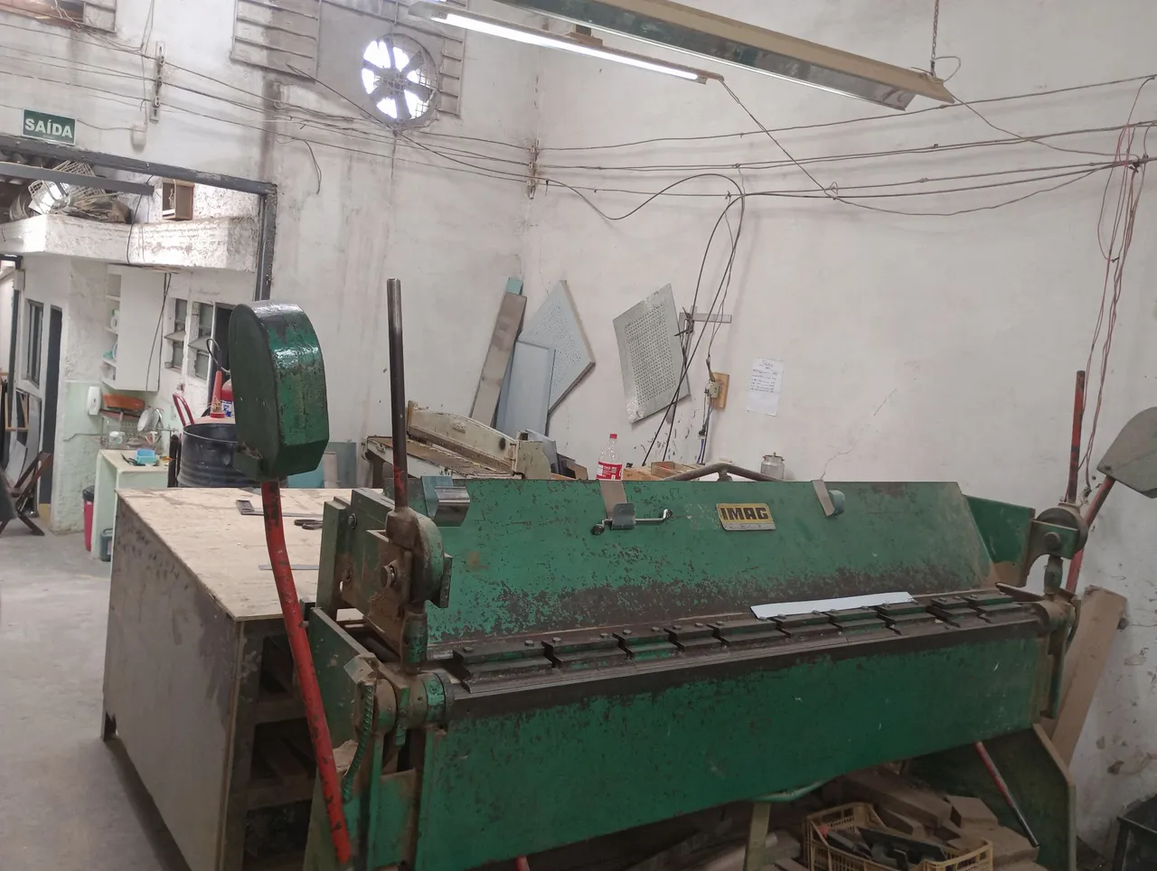 Admite meio oficial funileiro industrial