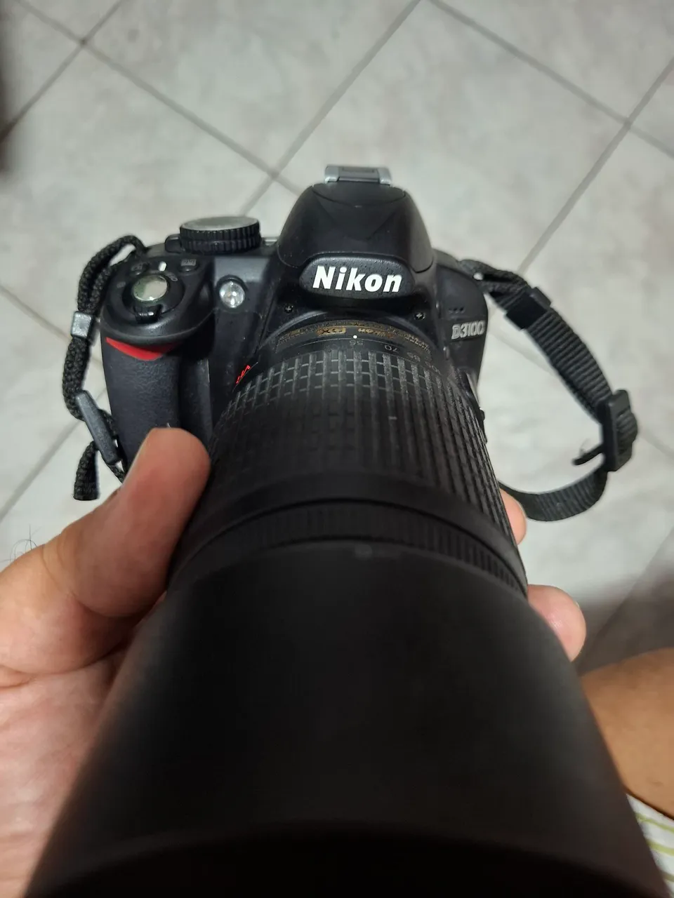 Câmera DSLR Nikon D3100