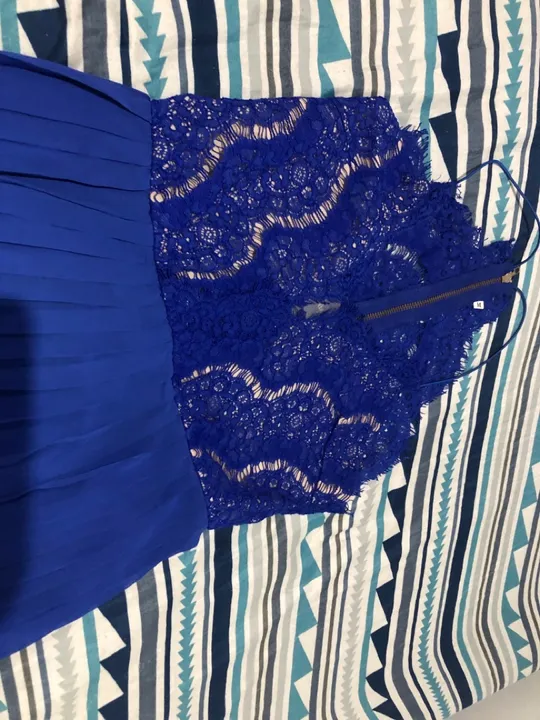 Vestido azul renda